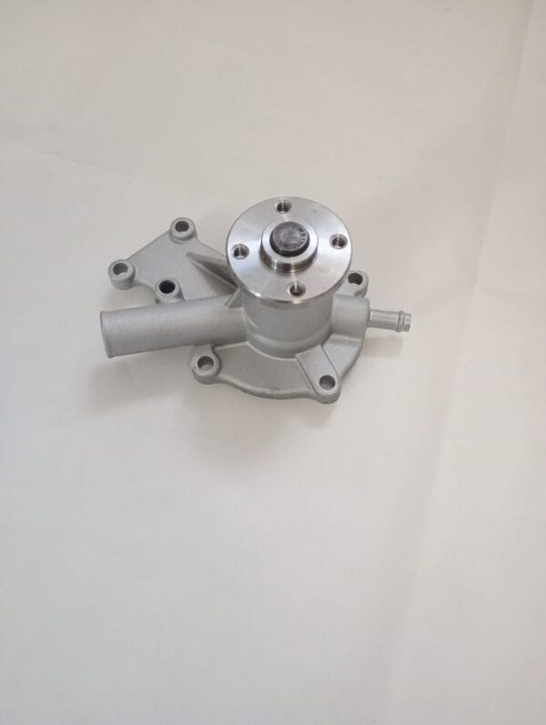 Pompa apa Kubota D722 cod 19883-73030 pentru sistem racire