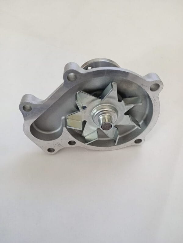 Pompa apa Kubota V3300 1C010-73032 - piesa originala racire motor
