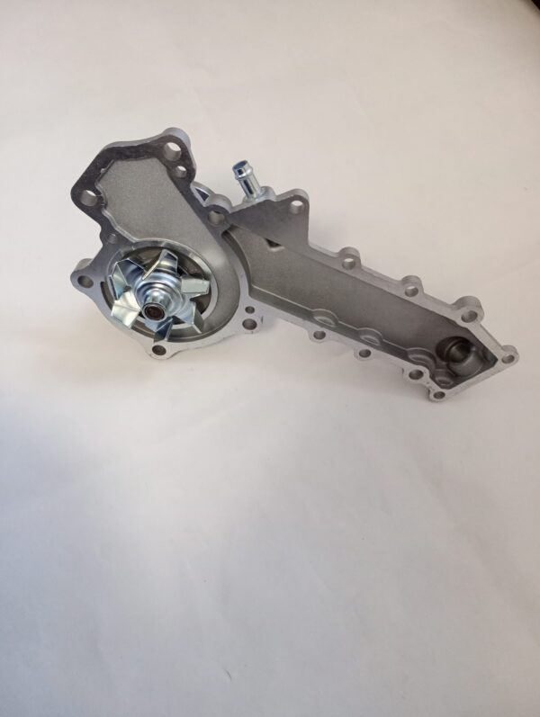 Pompa apa Kubota V2403-6 cod 1K321-73031 piesa originala racire motor