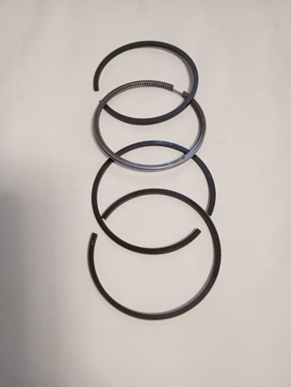 Segmenti motor Kubota K3B kit complet pistoane piese originale motoare industriale