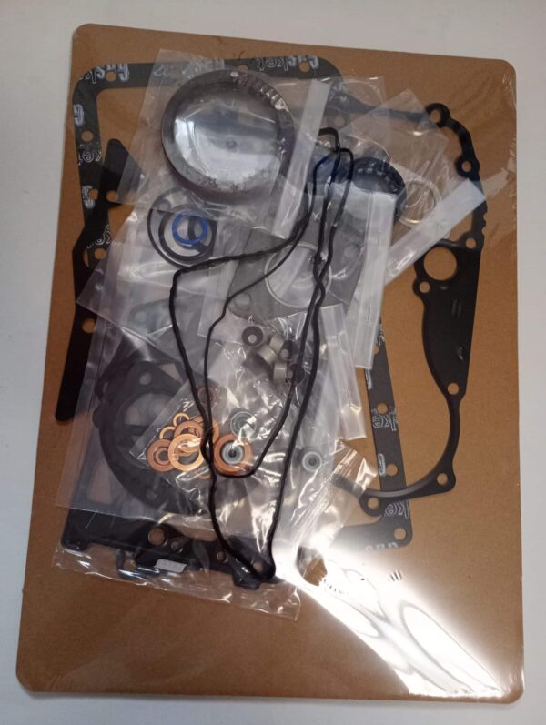 Set garnituri motor Kubota D902 - kit complet etansare chiulasa supape simering