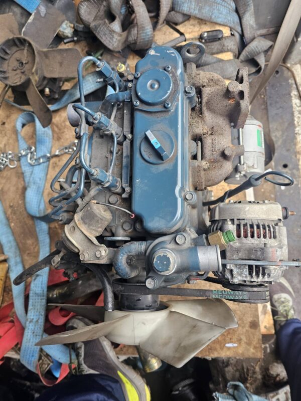 Motor Kubota D902 motor diesel industrial 3 cilindri compatibil Bobcat MT55