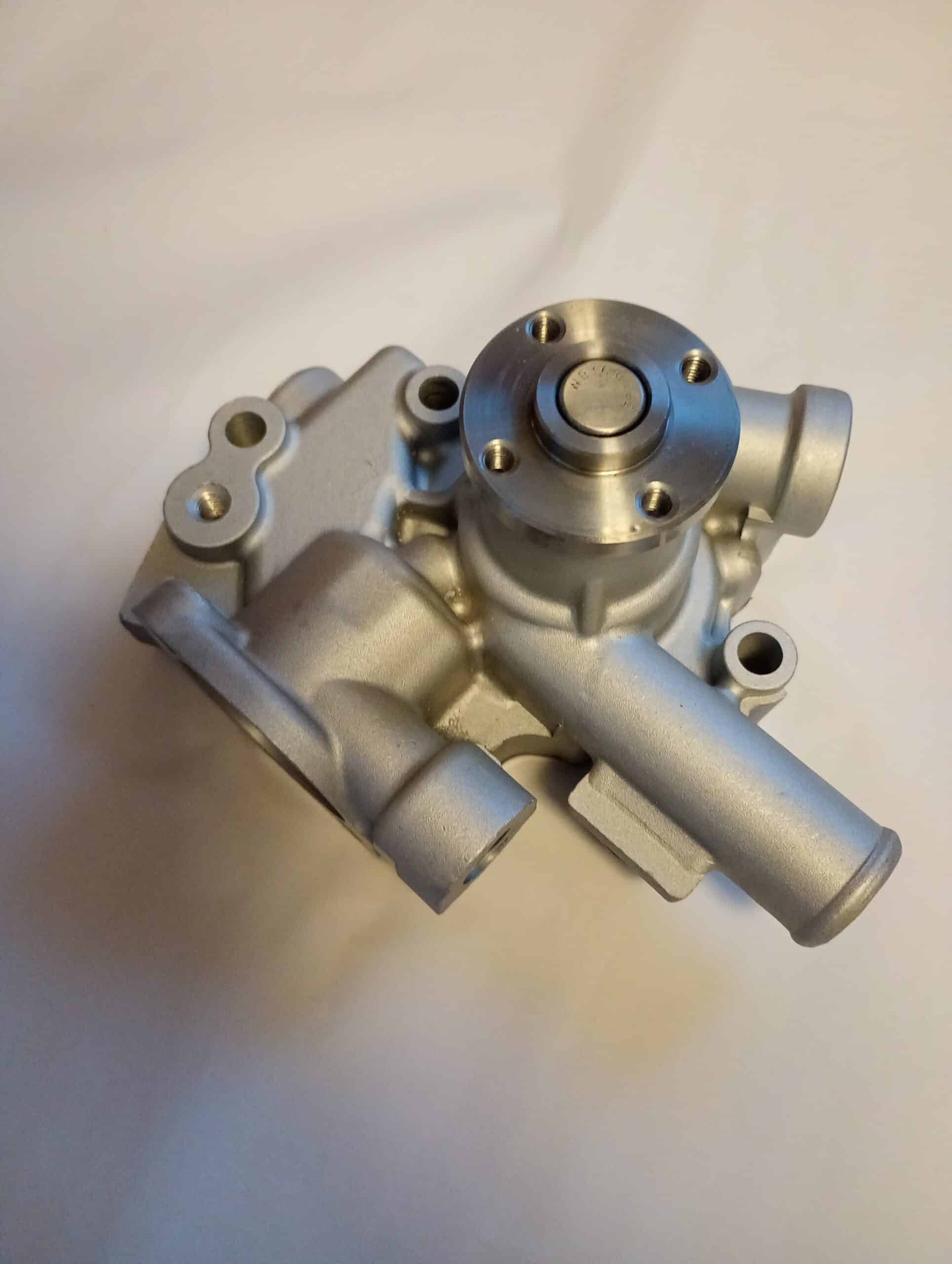 1739719257502150839589645429061 Pompa apa Yanmar 3TNA70 cod 119540-42000 piesa noua motor industrial