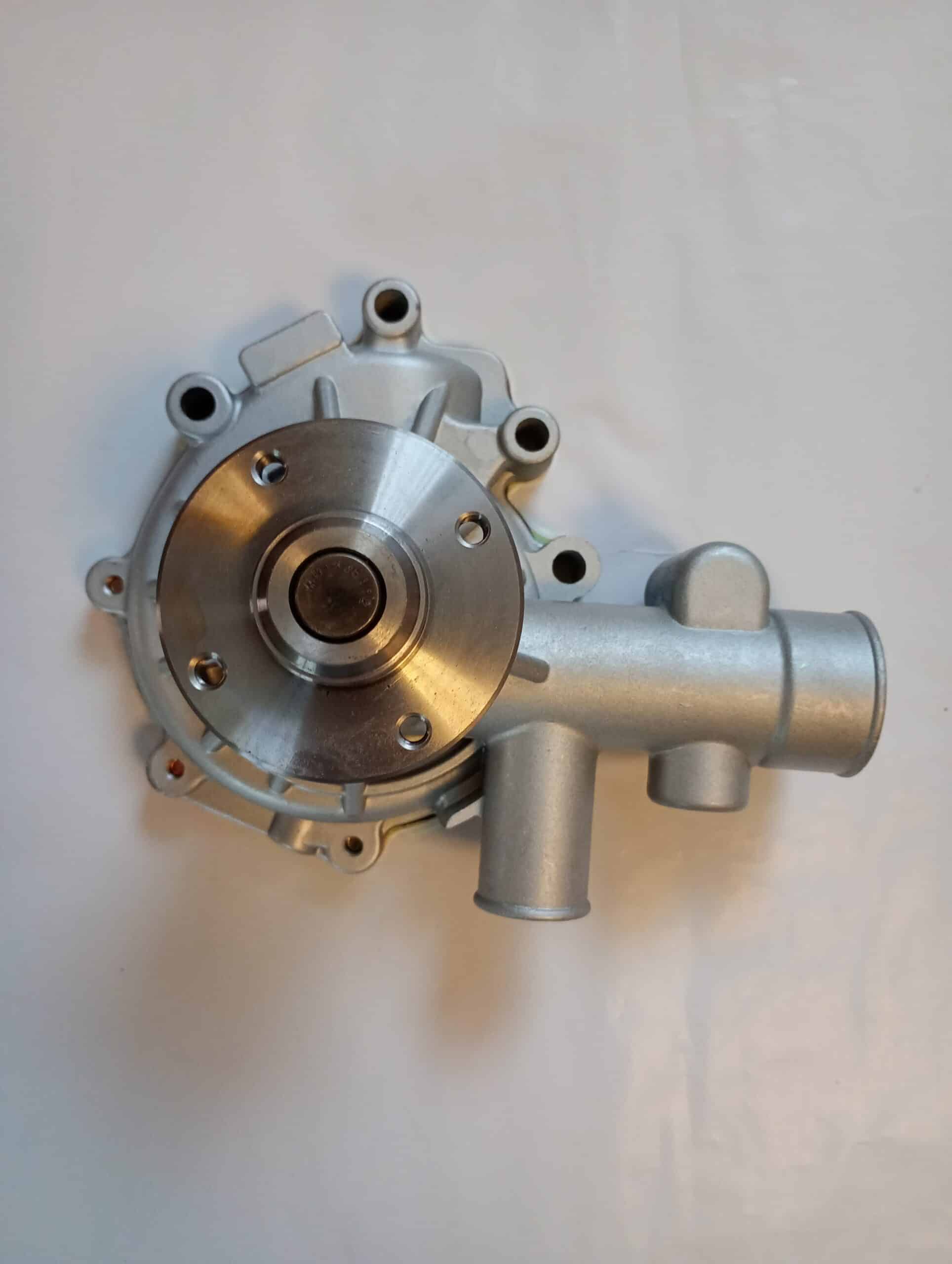 17397947987296002307656469747912 Pompa apa Yanmar U5MW0173 piesa schimb motor industrial - motoareindustriale.com
