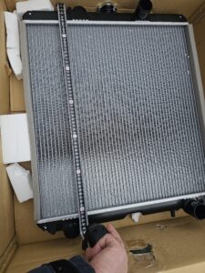 Radiator Kubota Yanmar Komatsu 4d106 motor 4.4 L pentru buldoexcavator stivuitor si utilaje grele - imagine 3