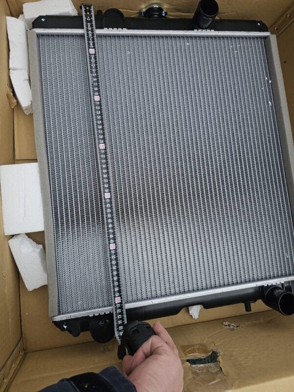 Radiator Kubota Yanmar Komatsu 4d106 motor 4.4 L pentru buldoexcavator stivuitor si utilaje grele - imagine 3