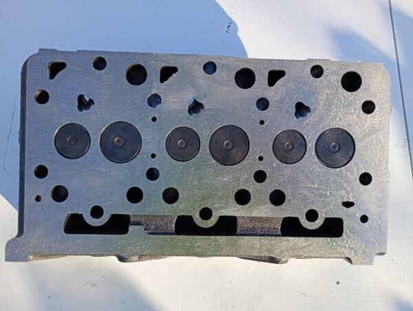 Chiulasă motor Kubota D1703 + Garnitură chiulasă metalică – OEM Original | Bobcat, Kubota, Bomag | MotoareIndustriale.com - imagine 2