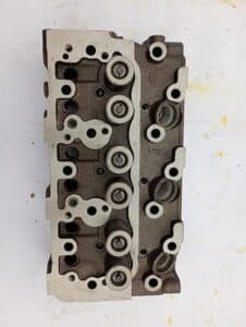 Chiulasa Yanmar 3TNB84 – Compatibilă Tractor Yanmar FX, Komatsu, Kobelco, Takeuchi | motoareindustriale.com