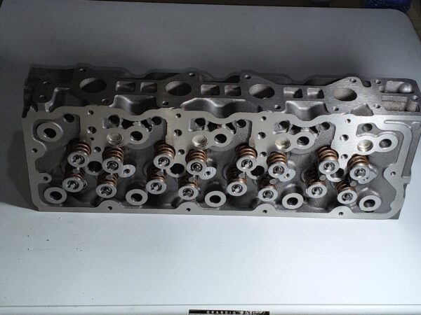 Chiulasa Kubota V3307 compatibila Caterpillar C3.3B Bobcat S650 262D piesa noua stoc Romania