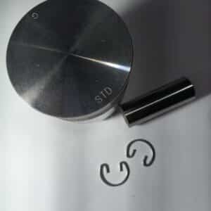 Piston motor original Yanmar 3TN72 complet cu bolt si sigurante pentru reparatie capitala tractor japonez si excavator