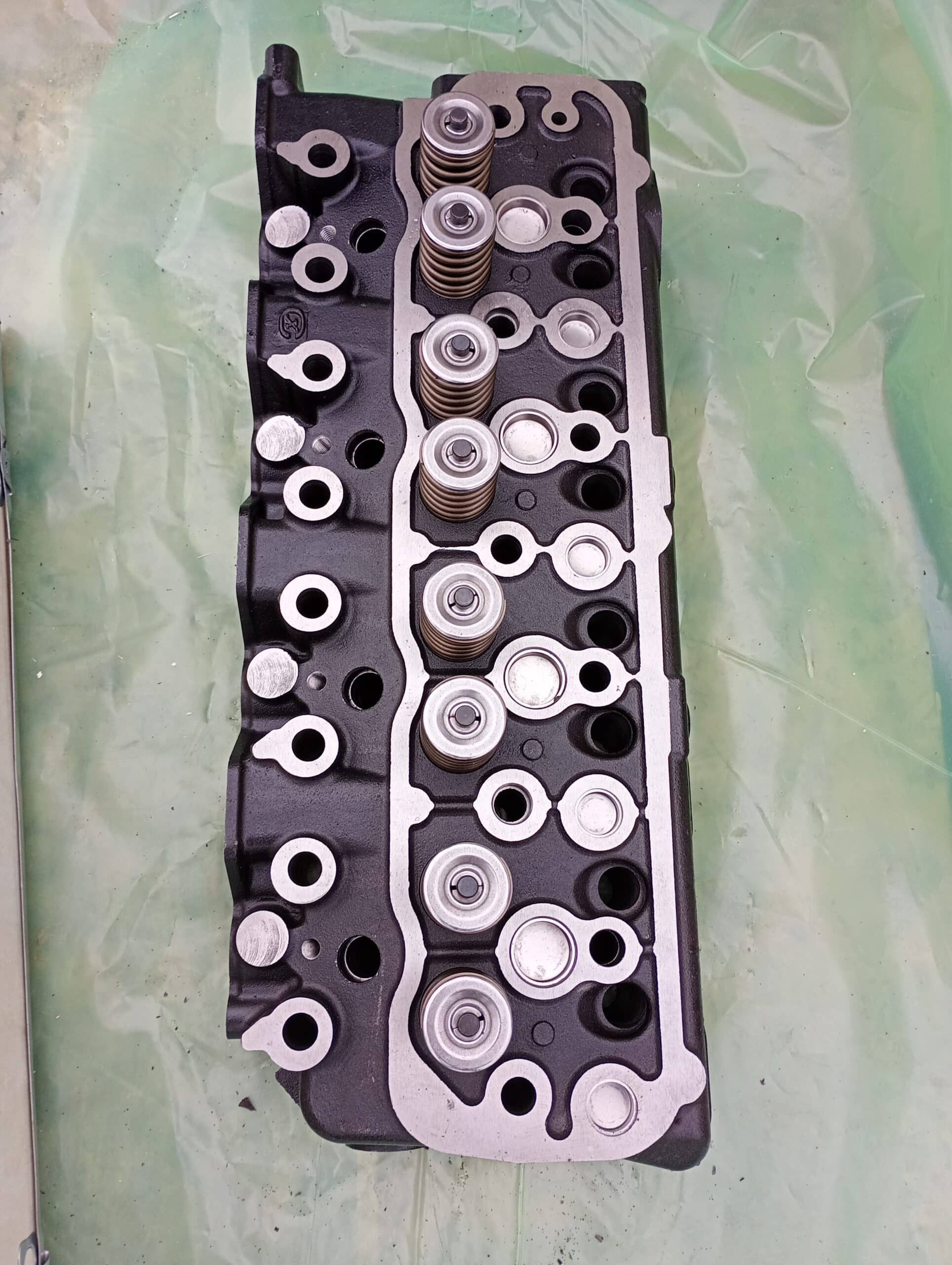 Chiulasa Mitsubishi 4D31 completa calitate premium pentru Fuso Canter Kobelco Furukawa