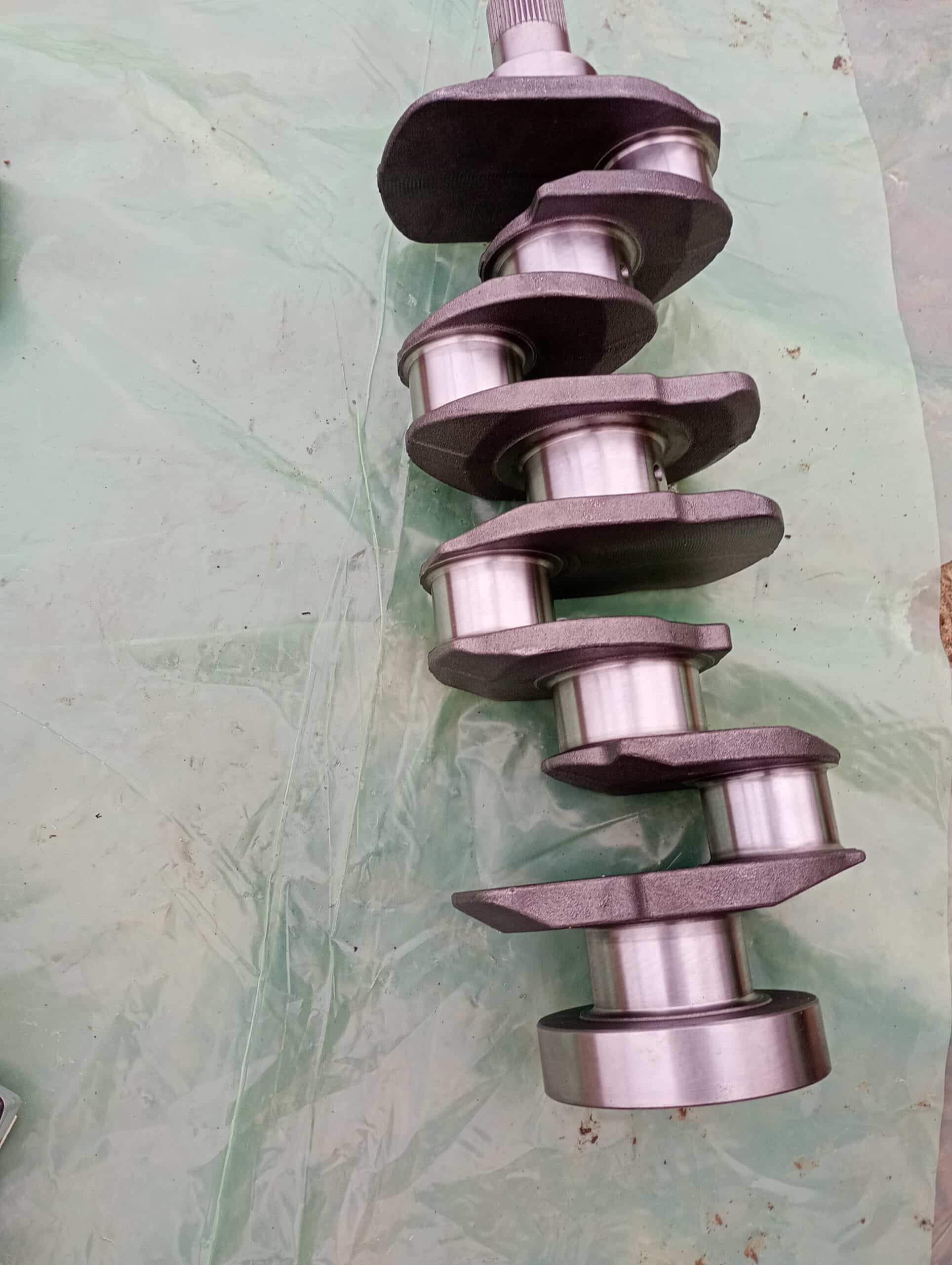 Arbore cotit Perkins 1004 forjat compatibil JCB 3CX Massey Ferguson Manitou - MotoareIndustriale.com